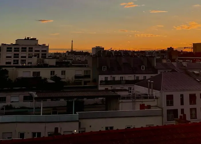 Heart Of Paris With View - Renovated