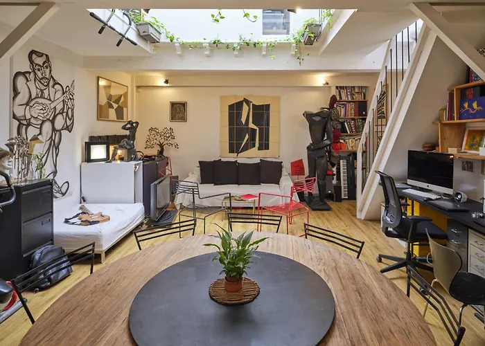 Atelier D\'Artiste En Plein Paris