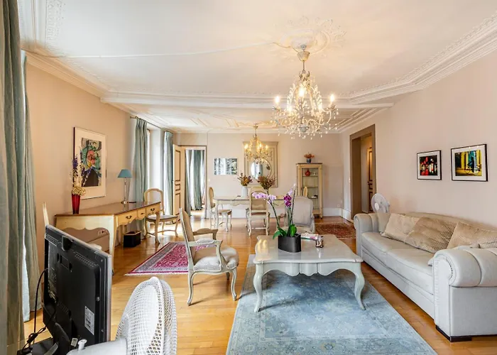 Guestready - Sejour Vintage Dans Le 8E Arr.