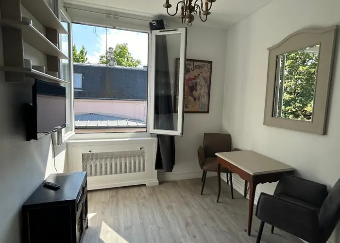 Studio De Charme Donnant Sur Jardin Arbore Dans Le Calme Absolu