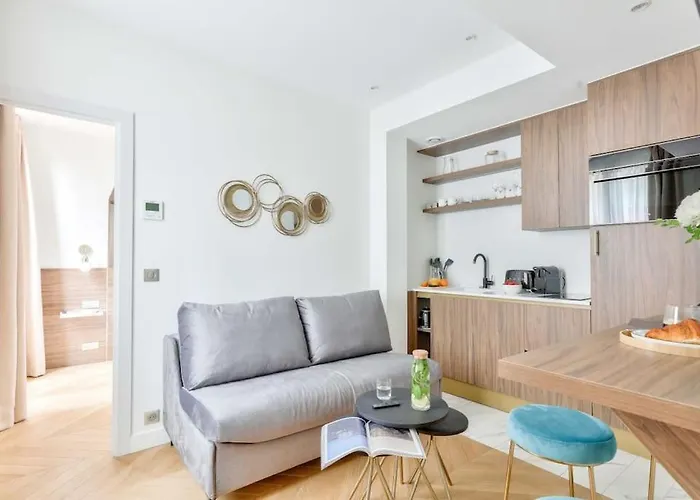 Terrace Getaway - Le Marais - With Ac