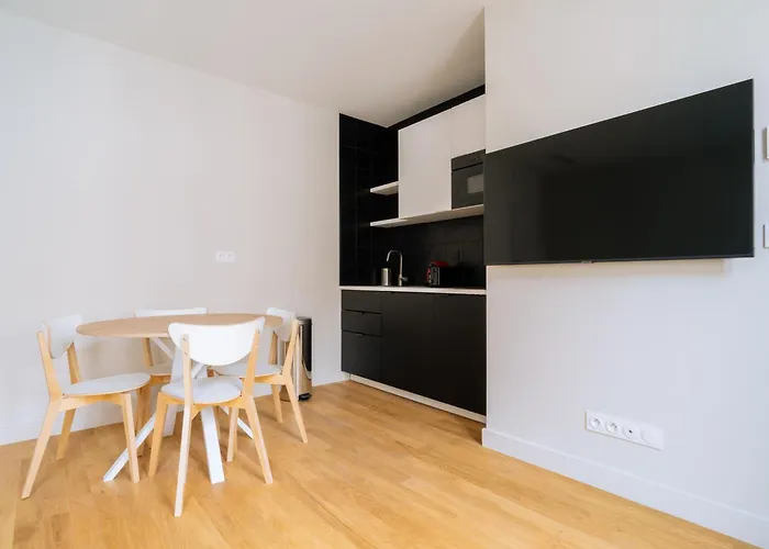 Welcoming 1 Bedroom Apartment In Paris