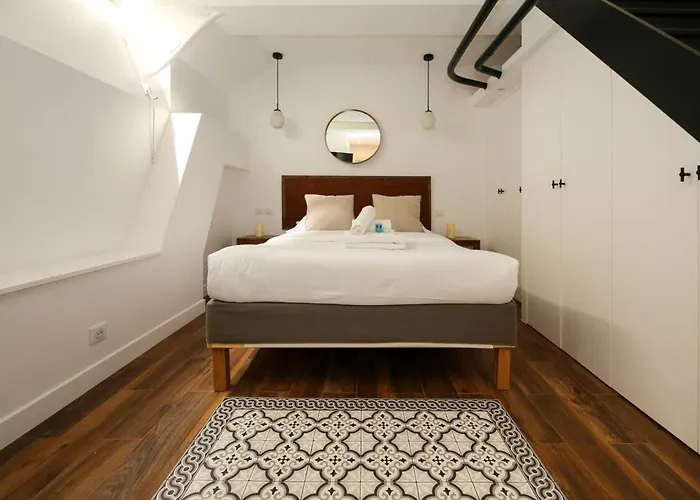 Appartement Proche Des Celebres Puces De Paris 4P