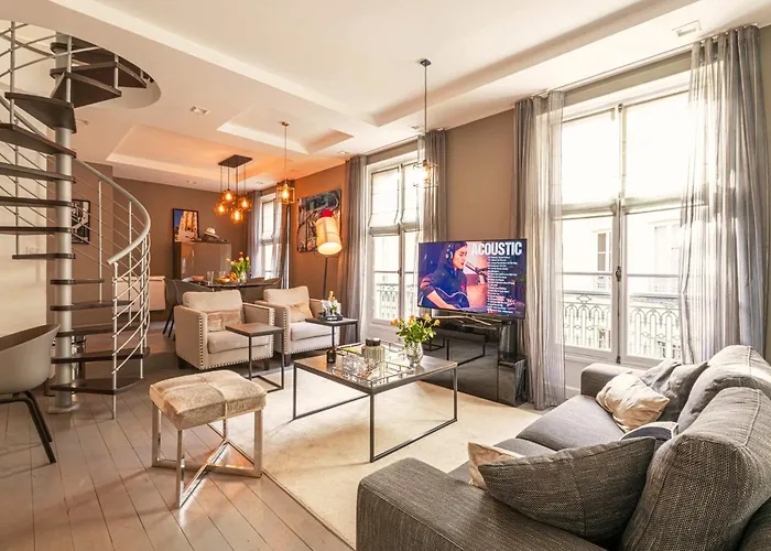 1Min Walk From Champs Elysees - Avenue Montaigne - Ac - Self-Checkin - Working Desk