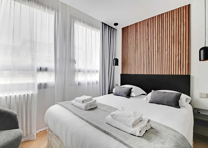 Elegant Apartment - 3Br-8P - Champs-Elysees