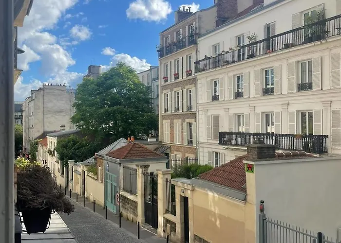 Bright Cocoon For 2 Near The Sacre Coeur