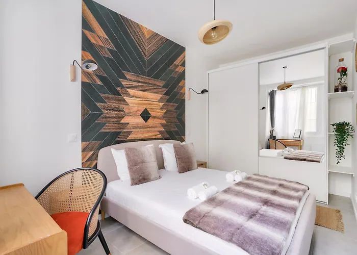 2 Bedrooms Apartment In The 15Th District