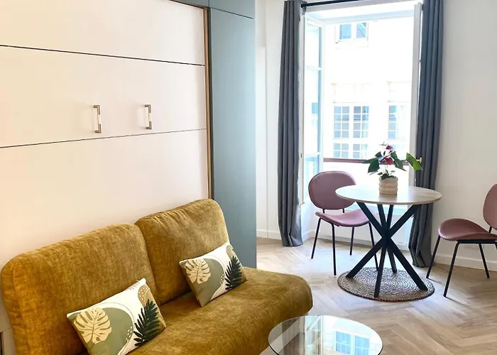 Brand New Apartment - Rue Cler Paris