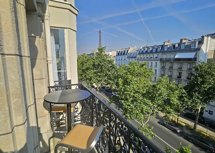 Luxury Appartment In 7Th District With Tour Eiffel View