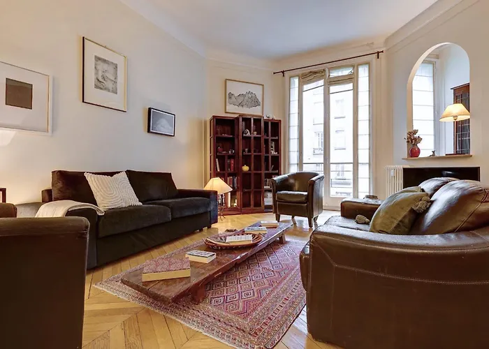 The Seine & Pont De L\'Alma - 2Br With Balcony - Cityapartmentstay