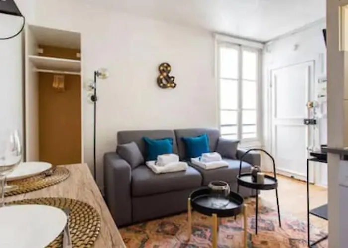 Sevres Cosy Studio