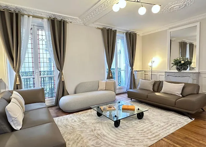 Luxurious Home In Le Marais