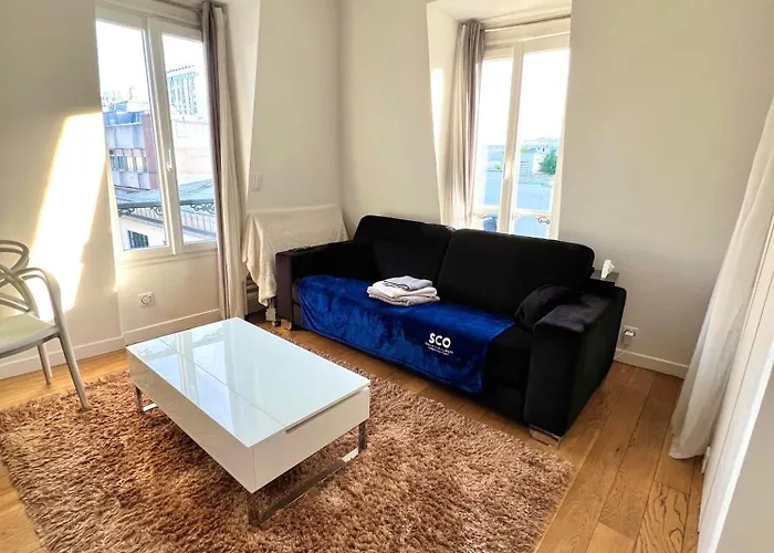 Cosy 2 Person Studio - Near Eiffel Tower