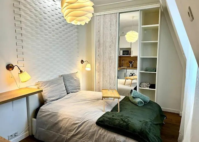 Champs-Elysees - Suite For 2 People