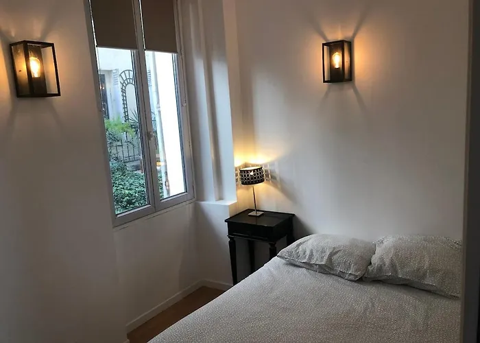 Loft 2 Bedroom Loft Effeil Tower Ac By Lcc Agency