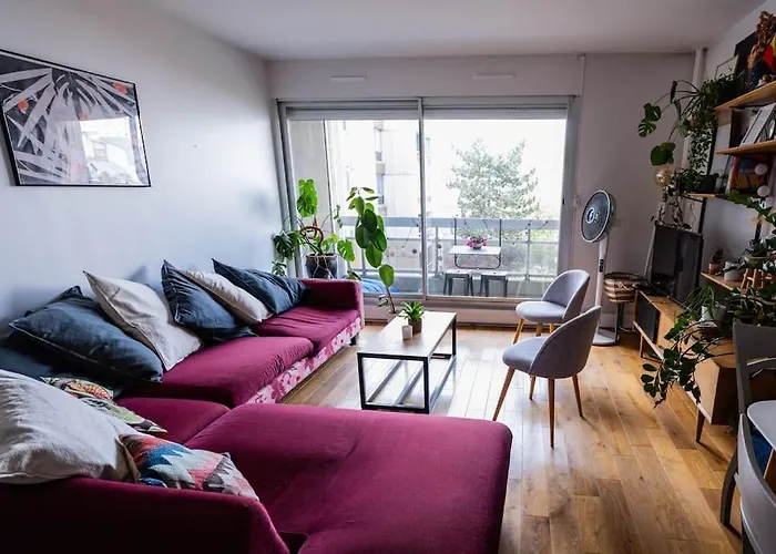 Cozy And Spacious Apartment