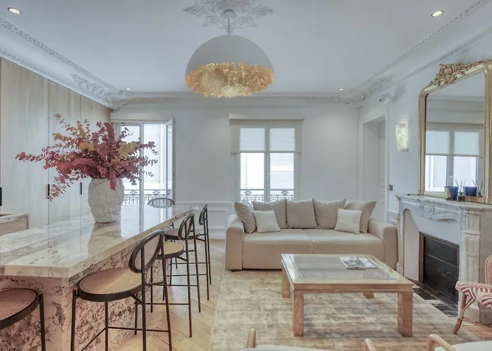 Appartement Montaigne Luxury