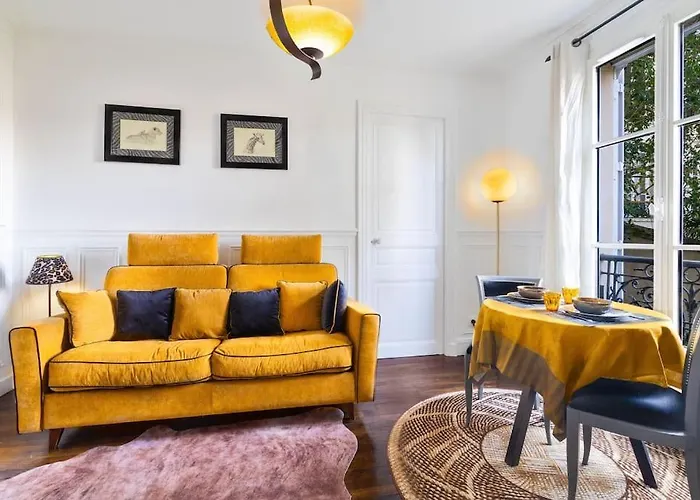 Charming Flat In Old Paris