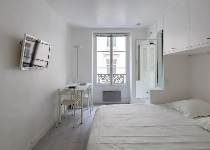 Le Longchamp Paris 16 Eme, New And Perfectly Located Apartment