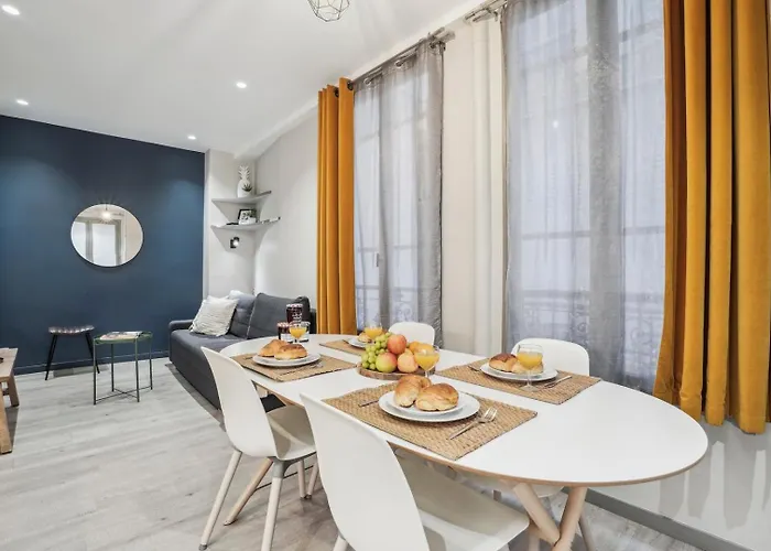 Bnbnook - Stay In Paris\' Heart - Eiffel Tower
