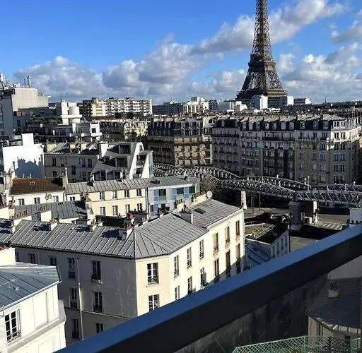 Tour Eiffel - Studio Vue Imprenable Au-Dessus Des Toits, Balcon