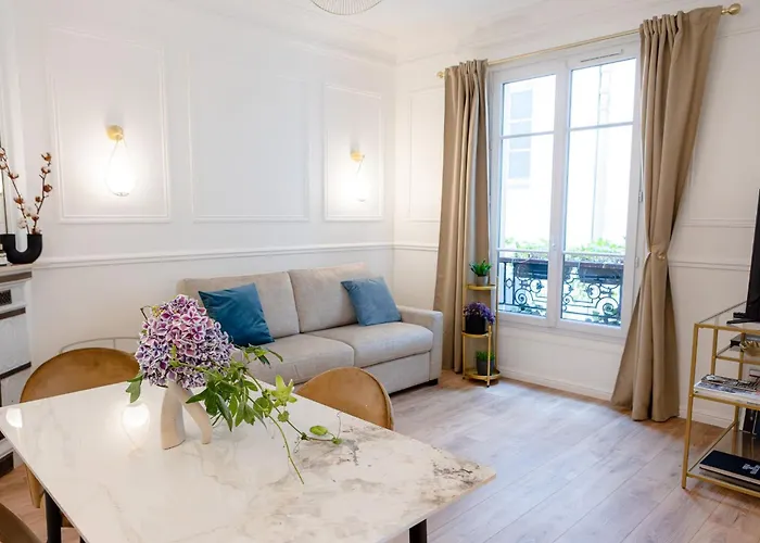 Entire Apartment Central Paris, 3Rd Floor With Elevator