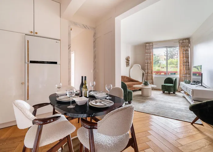 Luxury Apartment On Canal Saint Martin