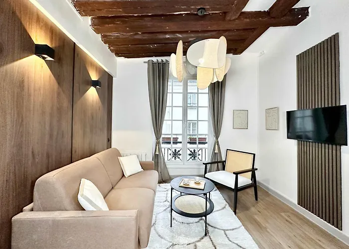Unique Studio Near Notre-Dame