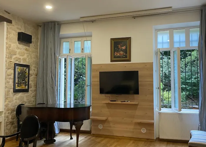 Appartement Spacieux Au Coeur Du 9 Eme Arrondissement