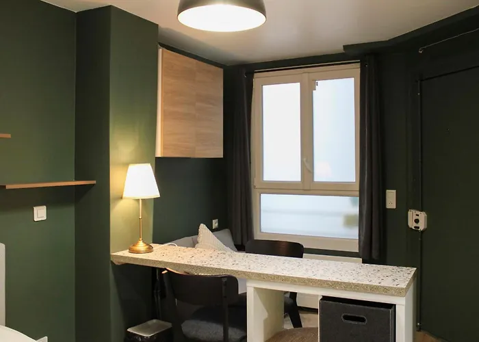 Beautiful Studio 2 Steps From The Musee Grevin