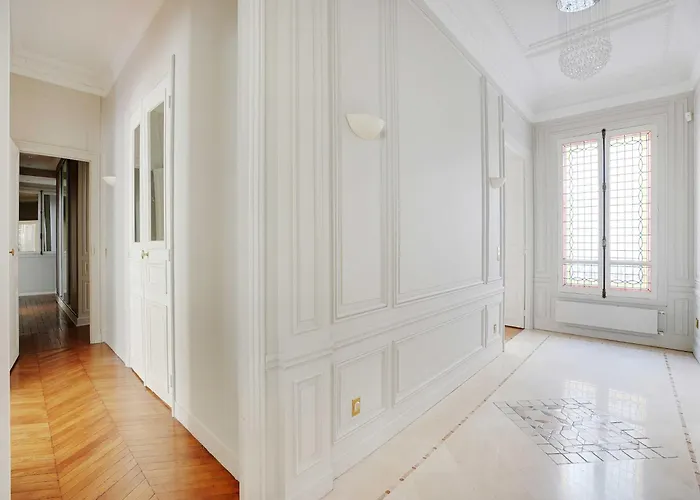 Splendid Spacious Apartment- Mobility Lease