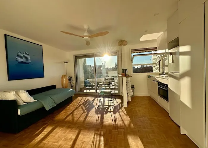 Mobility Lease- Sunny Studio With Large Balcony, Park View At Paris 15