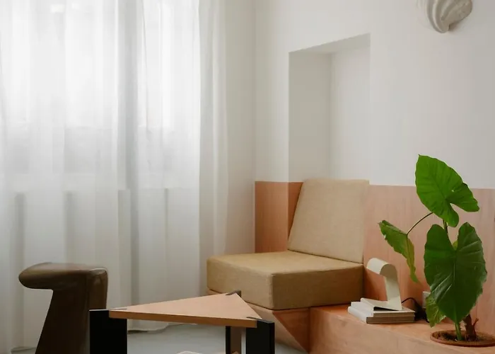 Charming 3-Room Apartment In Montmartre