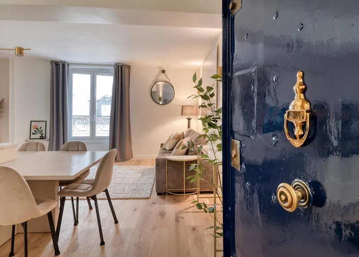 Renovated Apartment Saint-Germain-Des-Pres - Le Bon Marche