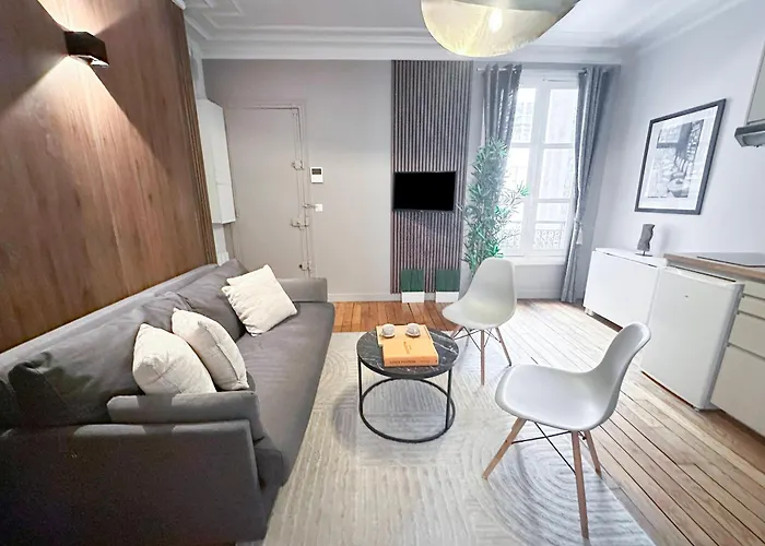 Unique Flat Near Louvre & Palais Royal