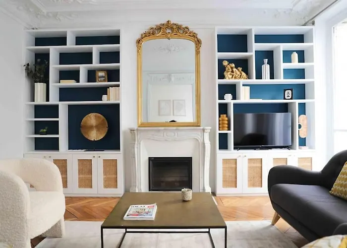 Charming 3 Bedroom Haussmannien Apartment In 17Th