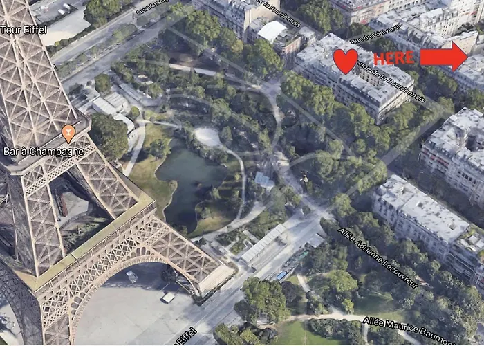 Brouilly Apartment One Block From Eiffel Tower