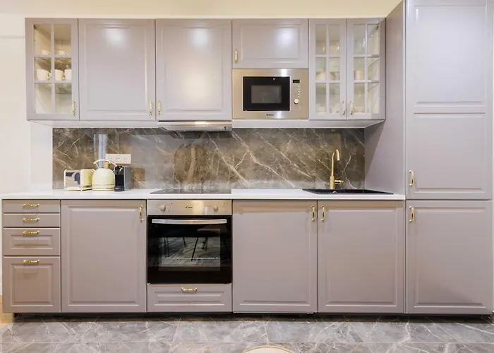 Apartment 3 Min From Haussmann, Sleeps 6 , 2Bdr