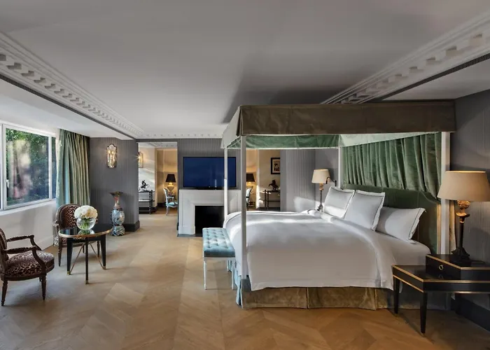Hôtel de Berri Champs-Élysées, a Luxury Collection Hotel