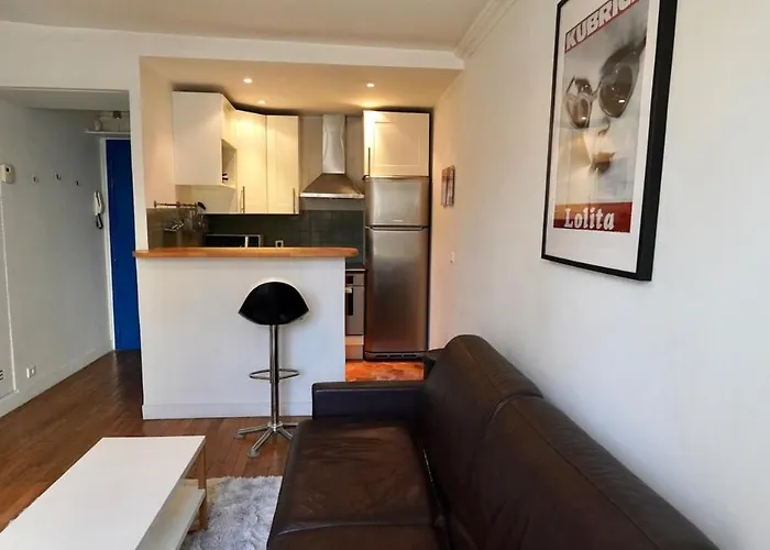 11 Chic Sunny Flat At Montorgeuil