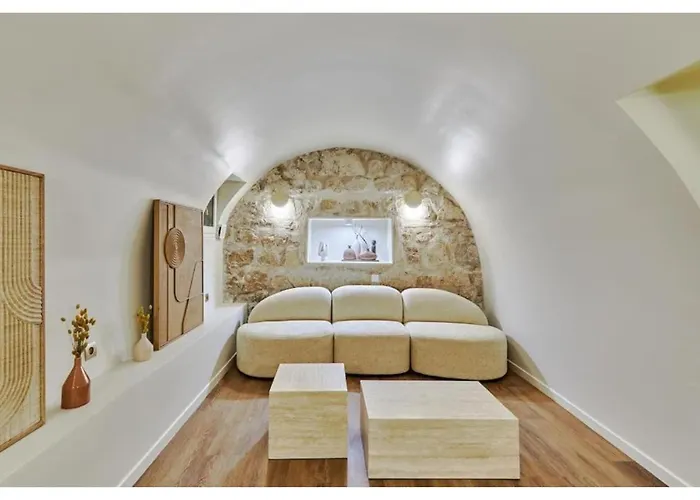 Apartment Le Marais Place Des Vosges By Studio Prestige