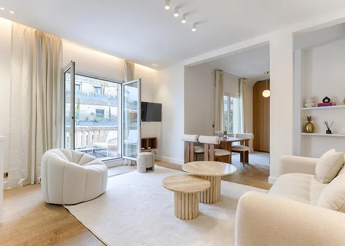 Appartement De Luxe Avec Terrasse Sur Les Champs Elysees