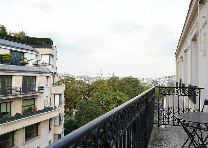 Etoile - 2 Pieces - 104 M² - Paris 8