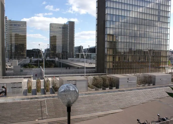Seine Front Room / Lib. F.Mitterrand