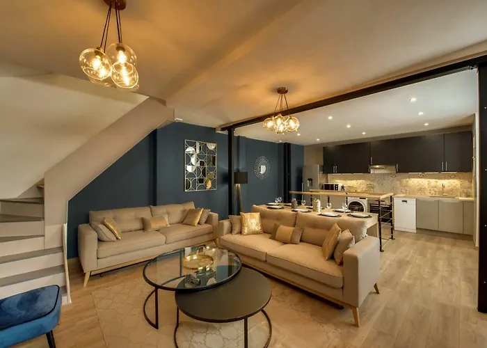 Beautiful Triplex In The Center Of Paris