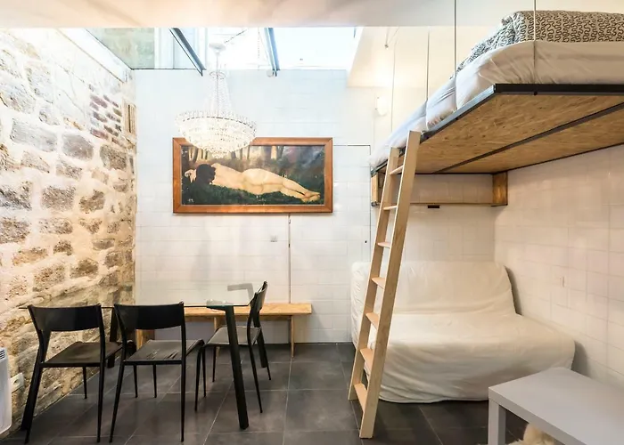 Attractive 25 M2 In A Central District