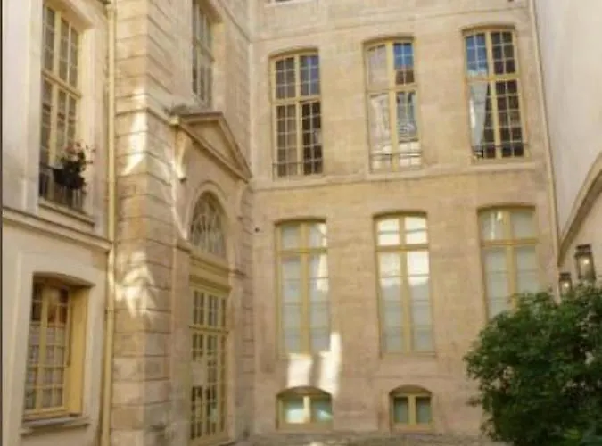 Charming Cosy Triplex In Trendy Marais