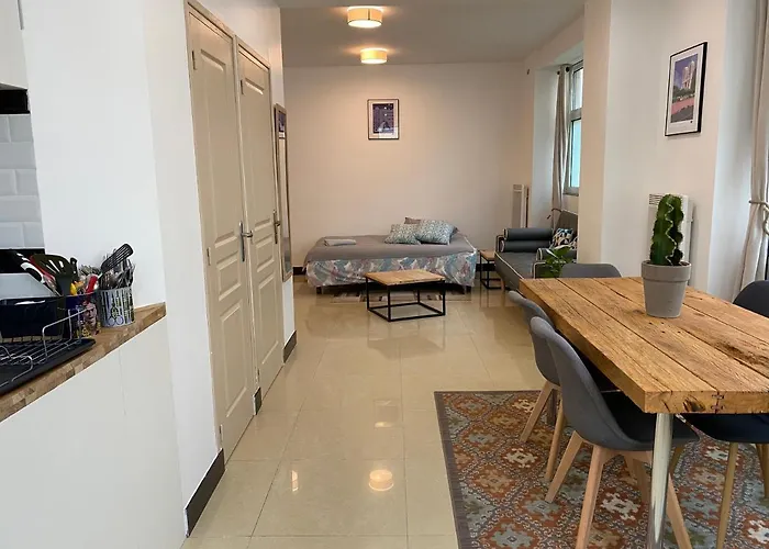 Large And Unique Souplex 60Sqm, Well Located