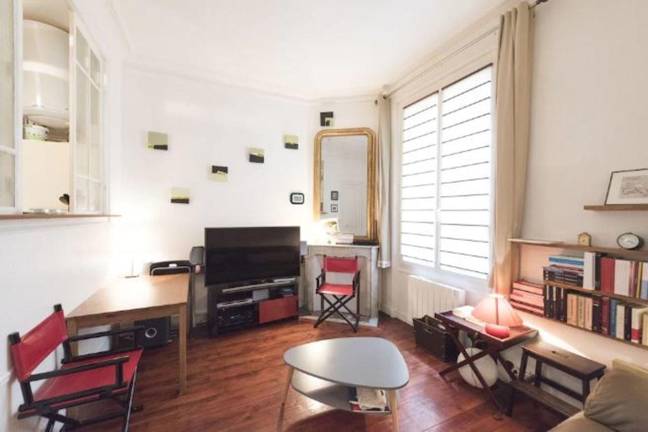 Classic In Montmartre Apartment *