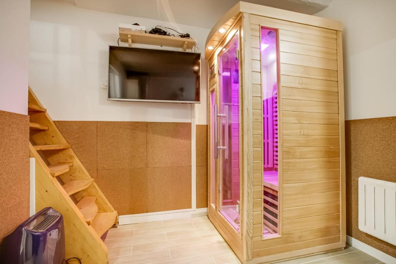 Apartment Flat For 4 Located In The Heart Of Paris